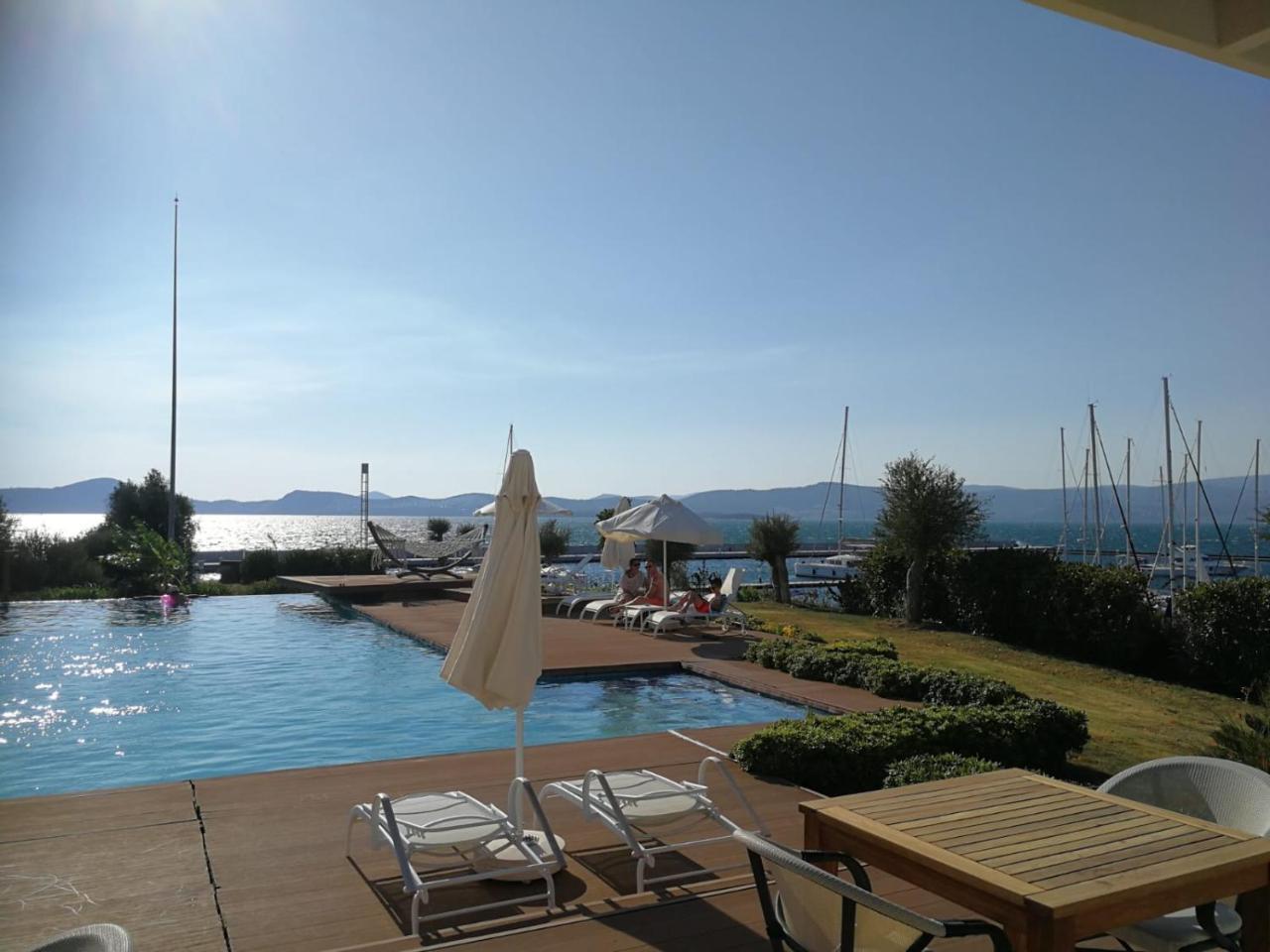 Egesu Marina Guest House Güllük Dış mekan fotoğraf