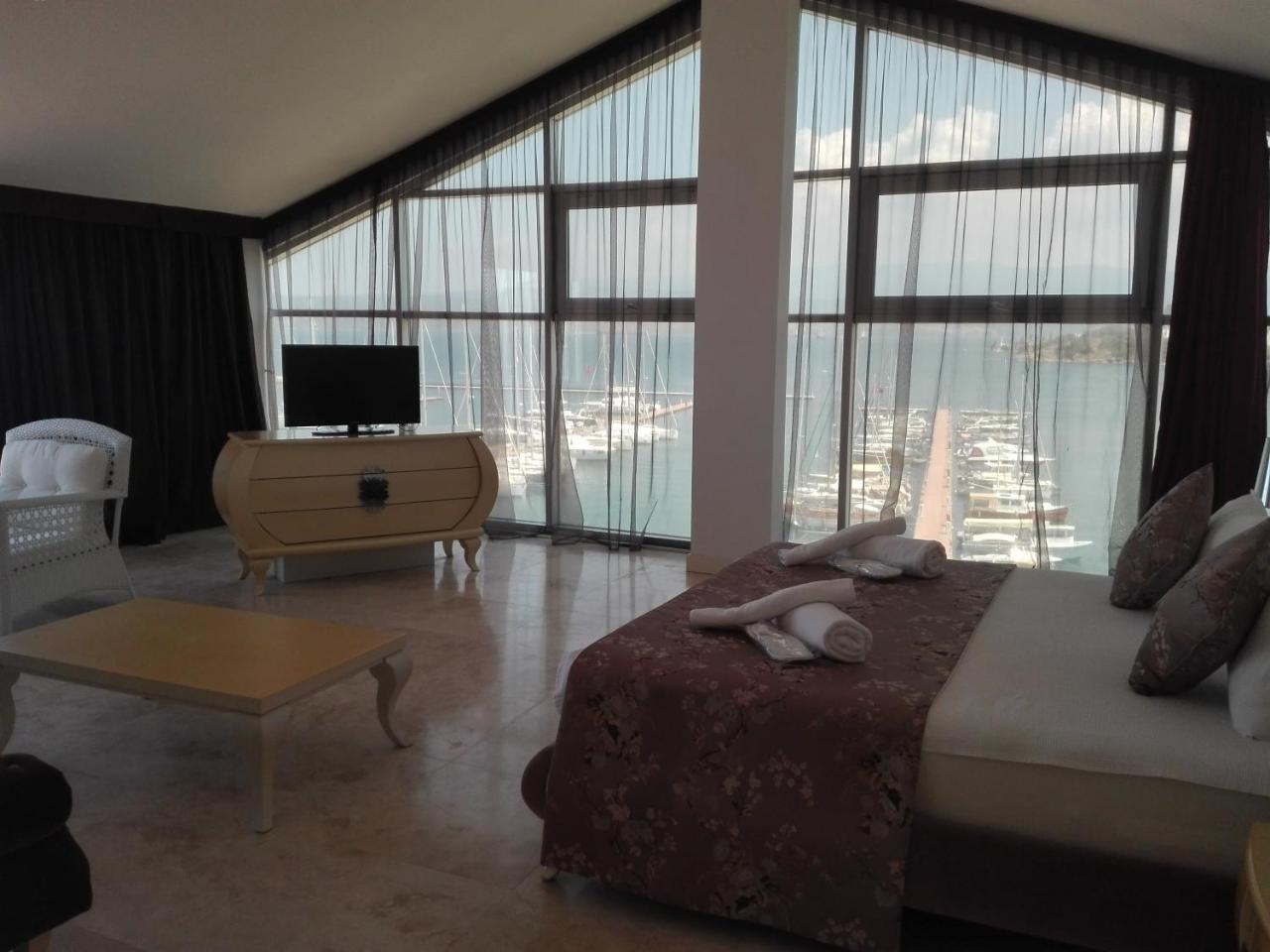Egesu Marina Guest House Güllük Dış mekan fotoğraf